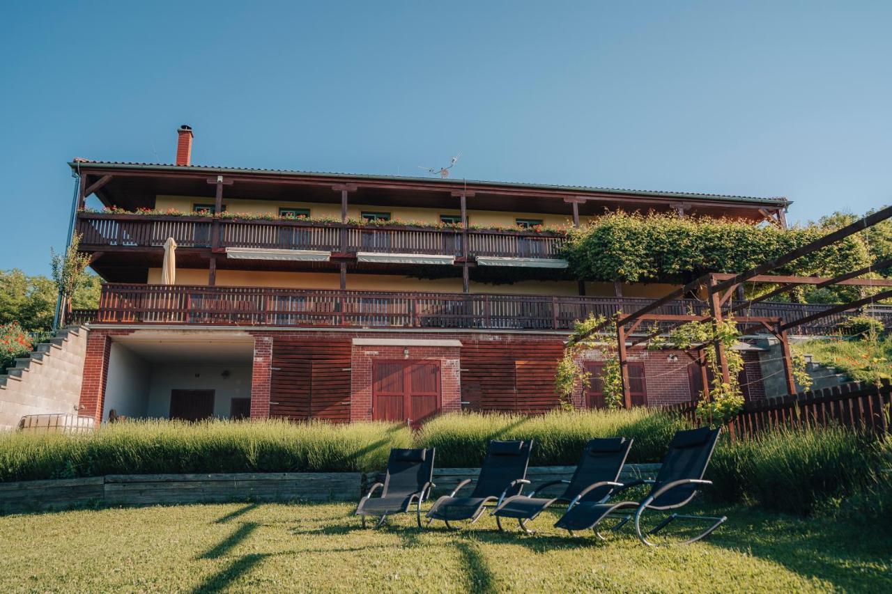Farma Ovci Terasy Villa Němčičky Exterior foto