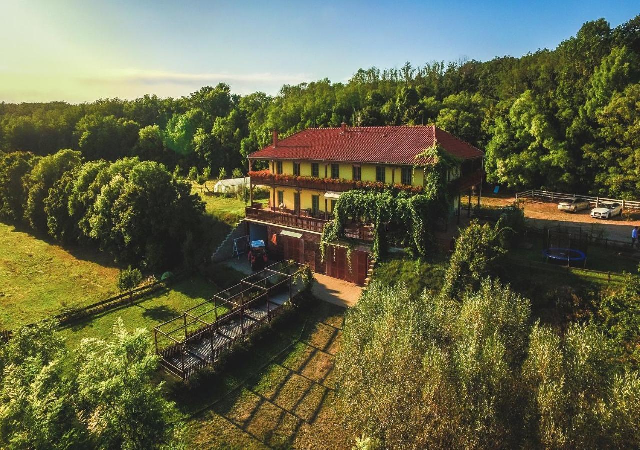 Farma Ovci Terasy Villa Němčičky Exterior foto